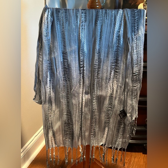 Cejon Grey Metallic Silver Women’s scarf - Picture 1 of 4